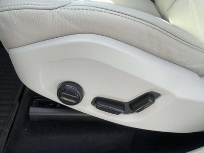 2024 Volvo XC90 B5 Plus Bright Theme