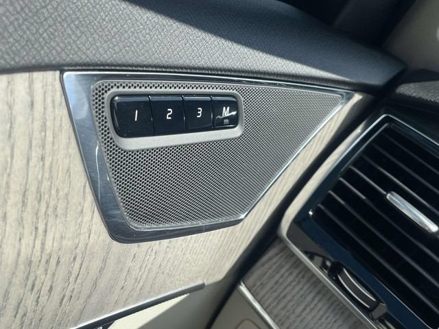 2024 Volvo XC90 B5 Plus Bright Theme