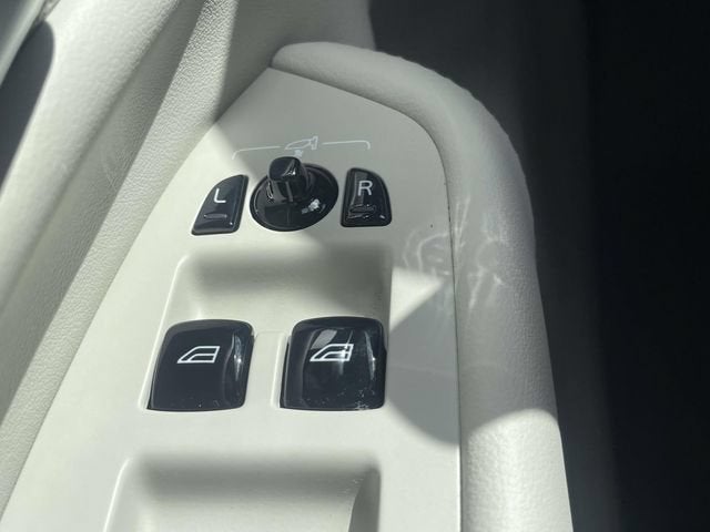 2024 Volvo XC90 B5 Plus Bright Theme